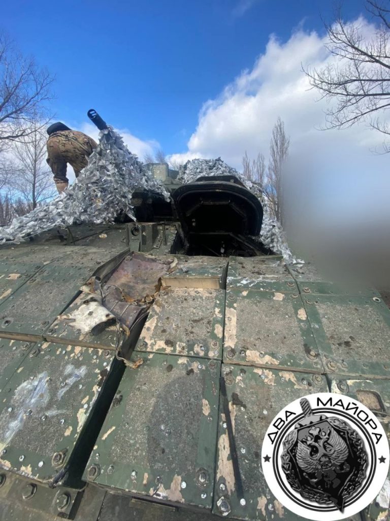 Наши воины притащили трофейную "Бредли". Технари обещали поковырять и сделать что-нибудь интересное