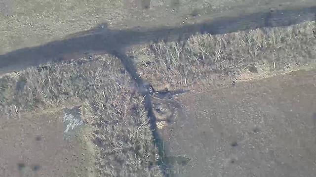 БМП-1 - уничтожена. Юго-восточнее поселка Ласточкино в Донецкой области