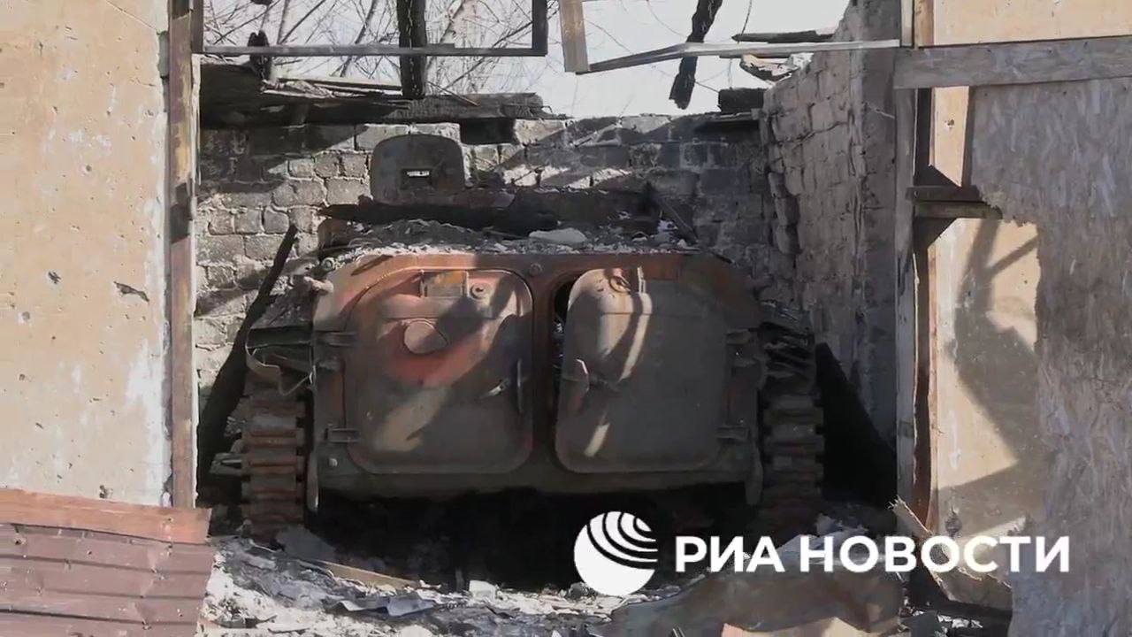 БМП-2 - уничтожена. В н.п Авдеевка Донецкой области