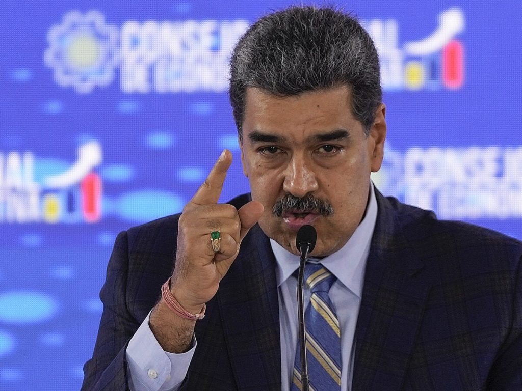 Мадуро призвал Венесуэлу готовиться к вторжению США