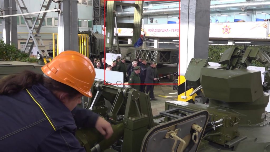 Высокоэнергетическая контрбатарейная радиолокационная станция «Ястреб-АВ» в производственном цехе НПО «Стрела»
