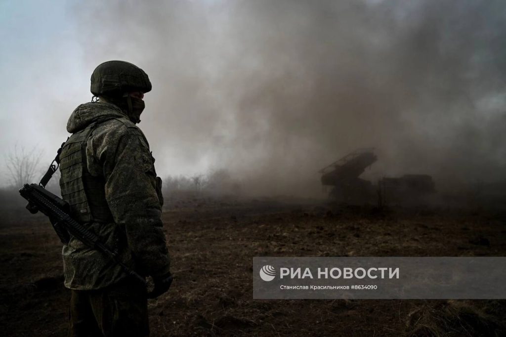 Расчёт РСЗО 9К57 «Ураган» Центрального военного округа на Авдеевском направлении