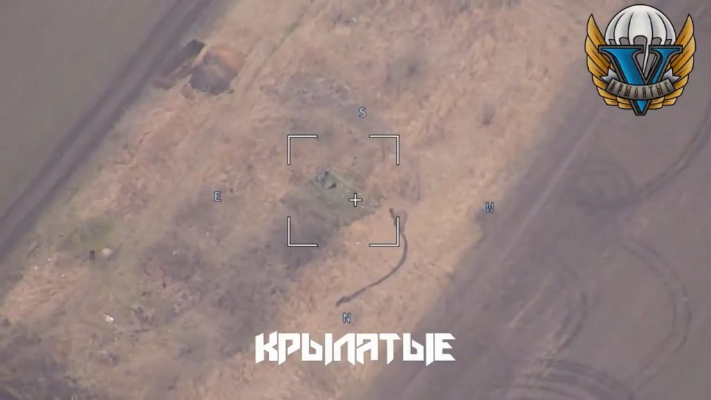 Уничтожение РЛС AN/MPQ-64 Sentinel из состава ЗРК NASAMS ударом "Ланцета", Херсонская область