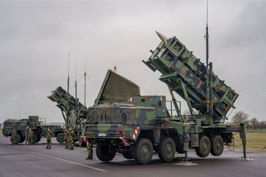 Закупка новых пусковых установок ЗРС Patriot для Украины взамен уничтоженных в районе Покровска может занять месяцы, а то и годы, пишет журнал Forbes