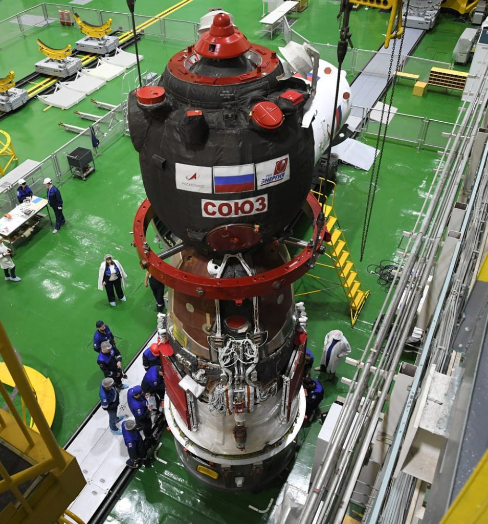 Стыковка космического корабля "Союз МС-25" с переходным отсеком