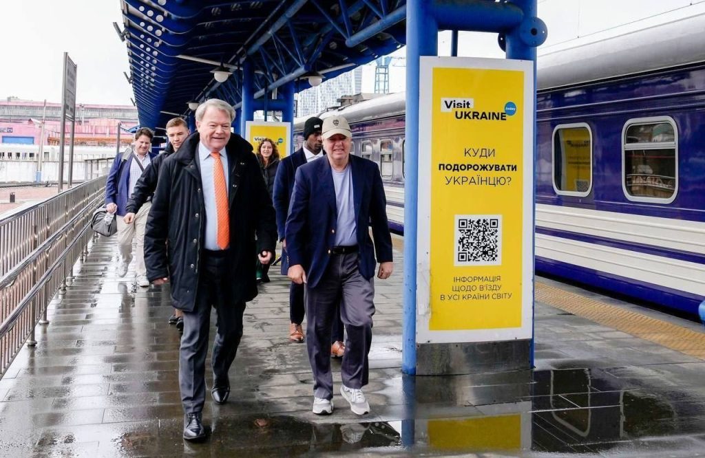 На Украину приехал сенатор-республиканец Линдси Грэм*