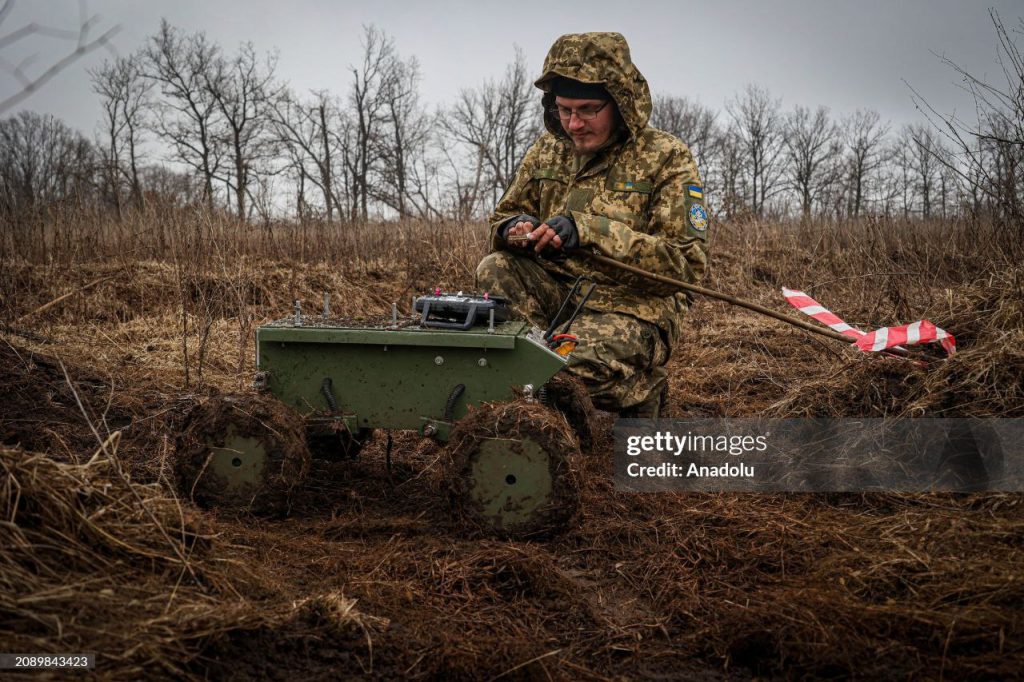 Полевые испытания очередной роботизированной платформы одного из подразделений ВСУ