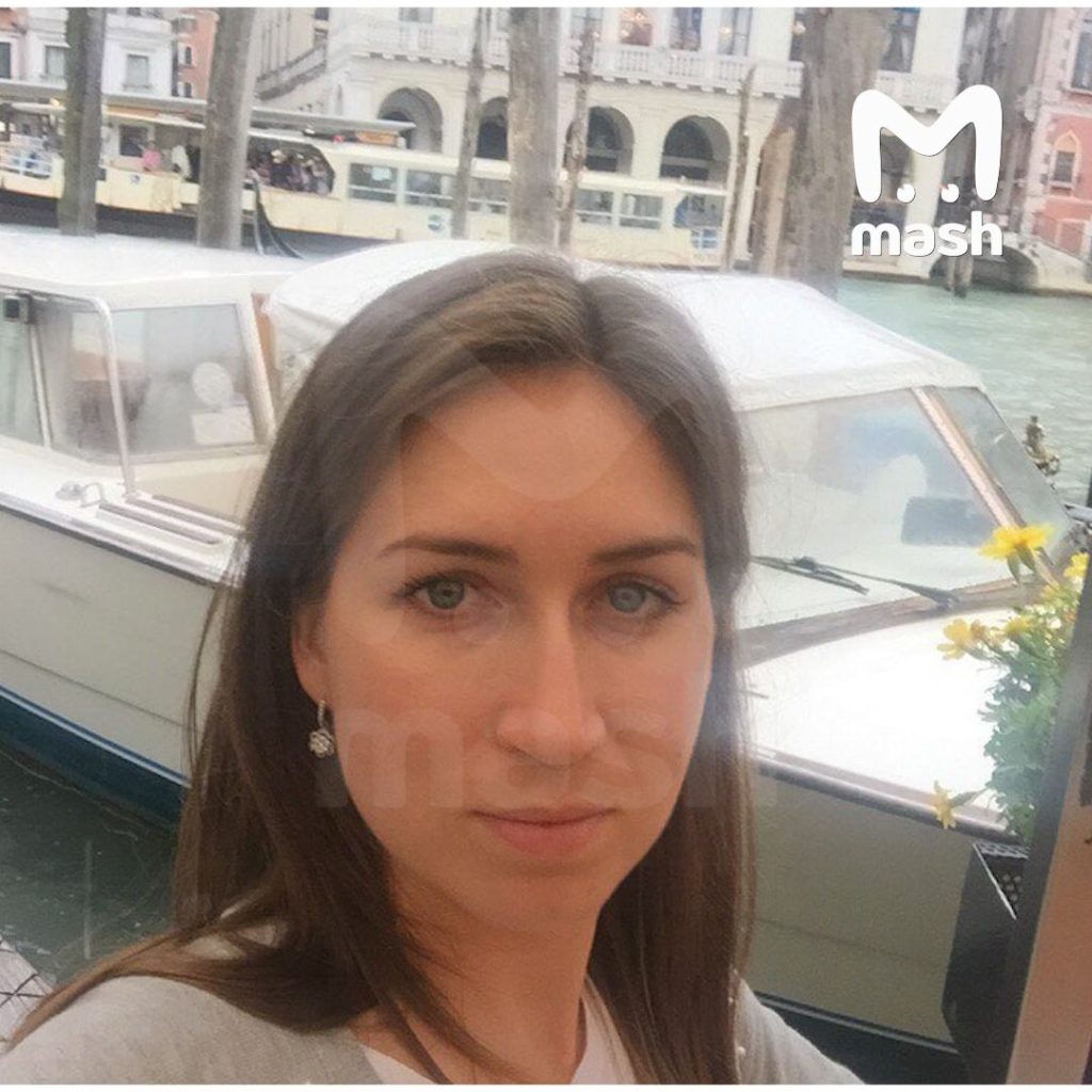 Одна из погибших в "Крокусе" — дочь семьи космонавта Евгения Рюмина (первое фото). Ей было 38 лет.