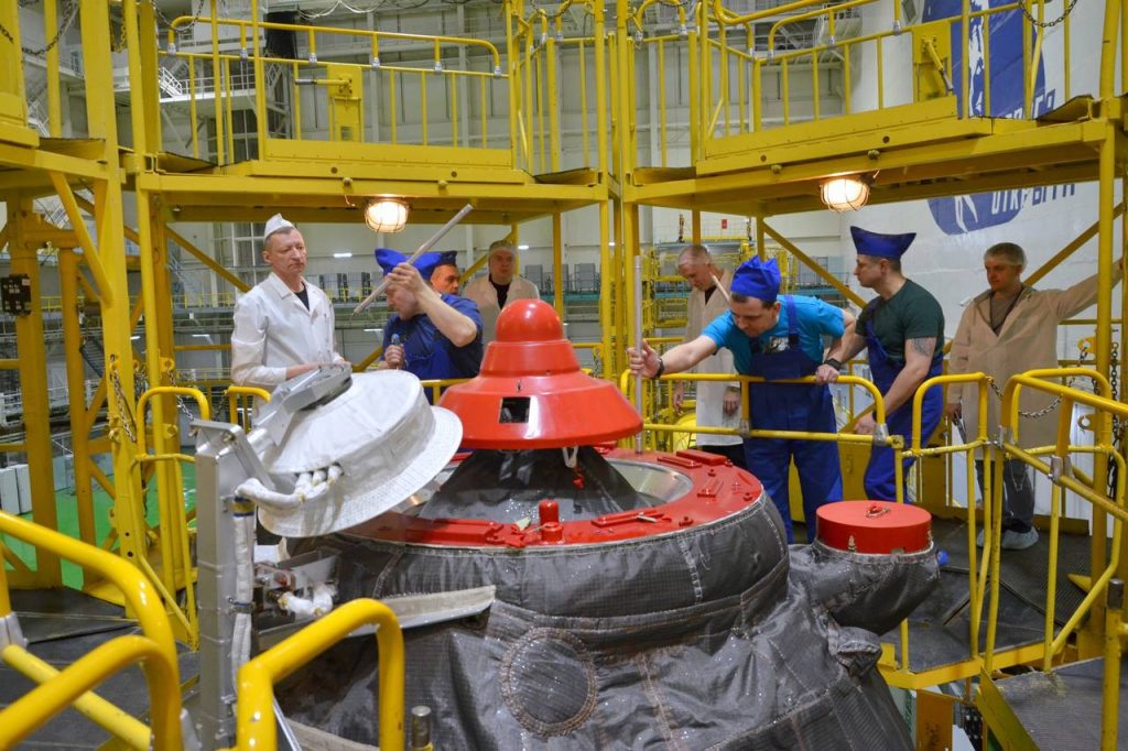 Начались предполётные испытания грузового космического корабля "Прогресс МС-27"