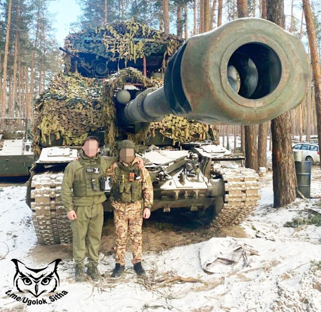 Разнообразная техника, оснащённая защитными козырьками в зоне СВО