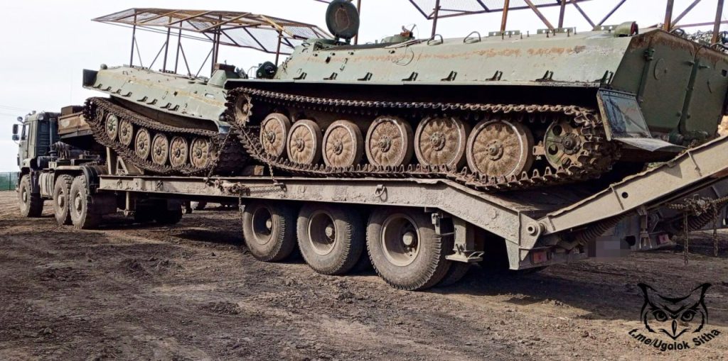 Разнообразная техника, оснащённая защитными козырьками в зоне СВО