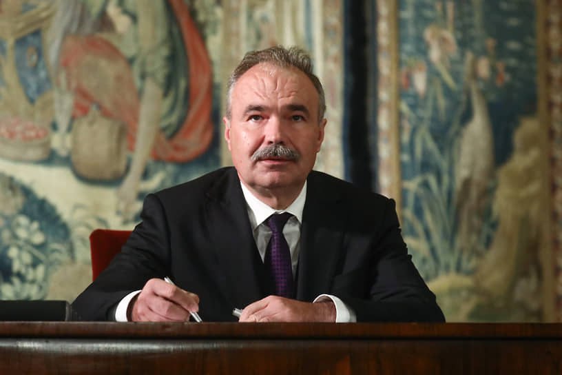 Венгрия заявила, что не пропустит украинское зерно на свою территорию