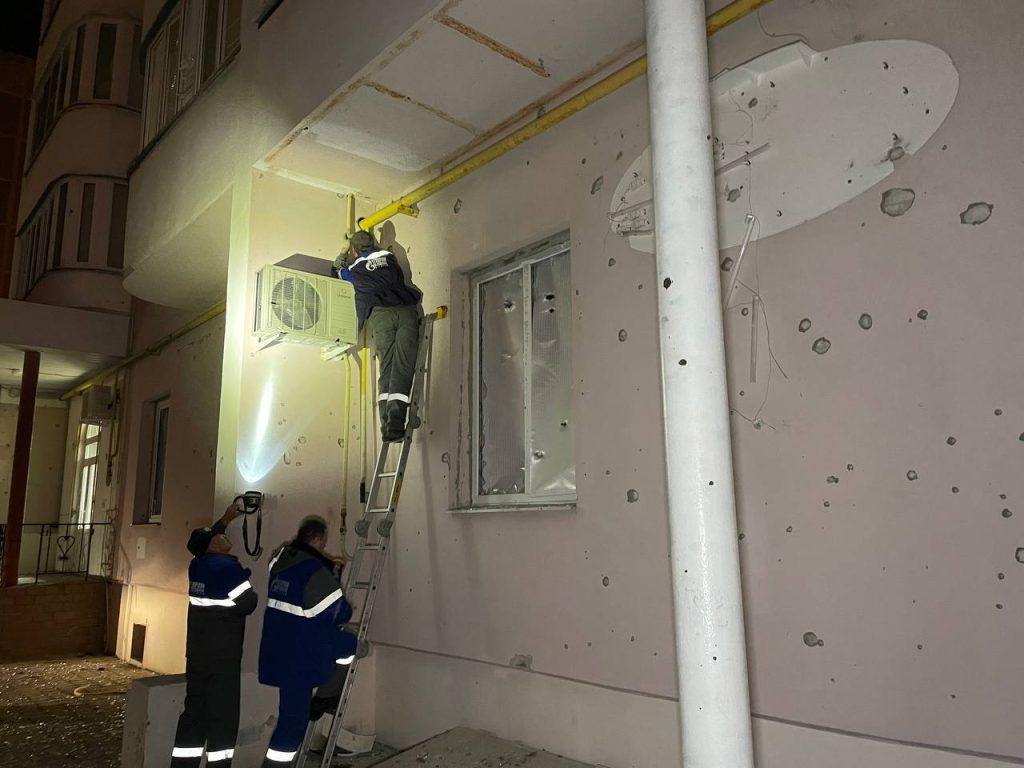 Белгород после вечернего обстрела со стороны ВСУ. На подлете к городу системами ПВО сбито 16 воздушных целей