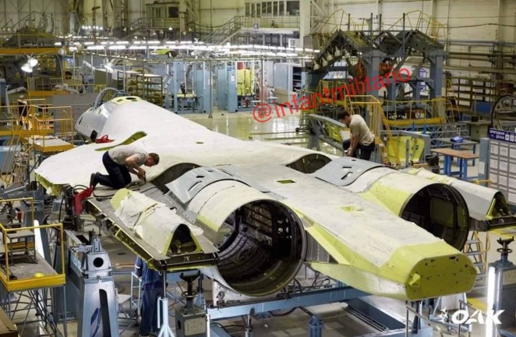 Различные этапы сборки истребителей Су-57 в Филиале ПАО «ОАК» – КнААЗ им. Ю.А. Гагарина