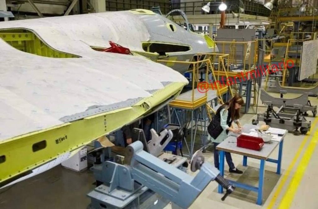 Различные этапы сборки истребителей Су-57 в Филиале ПАО «ОАК» – КнААЗ им. Ю.А. Гагарина