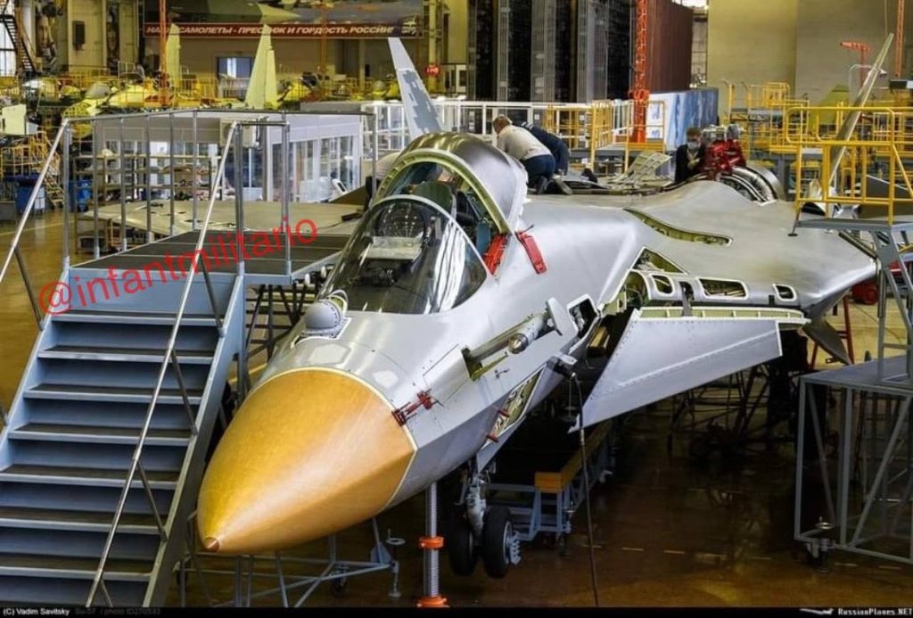 Различные этапы сборки истребителей Су-57 в Филиале ПАО «ОАК» – КнААЗ им. Ю.А. Гагарина