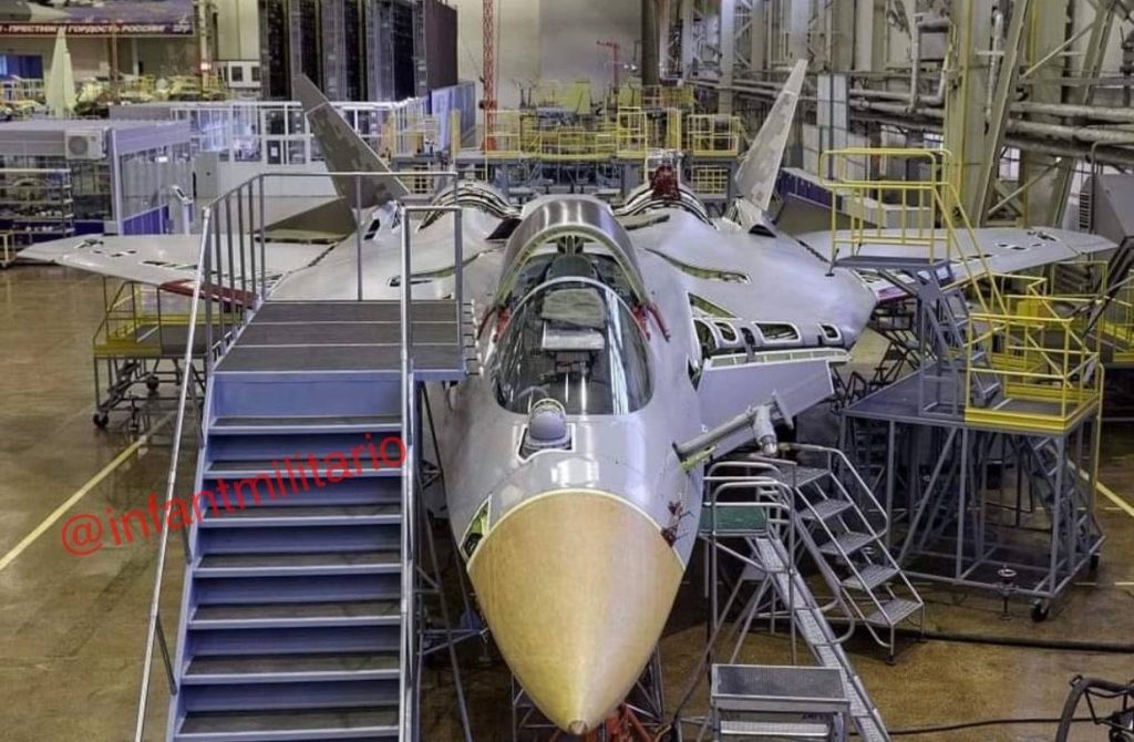 Различные этапы сборки истребителей Су-57 в Филиале ПАО «ОАК» – КнААЗ им. Ю.А. Гагарина