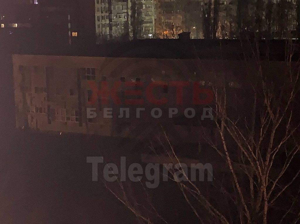 У Белгорода сбиты 15 снарядов, повреждены 17 домов, гимназия и 12 машин