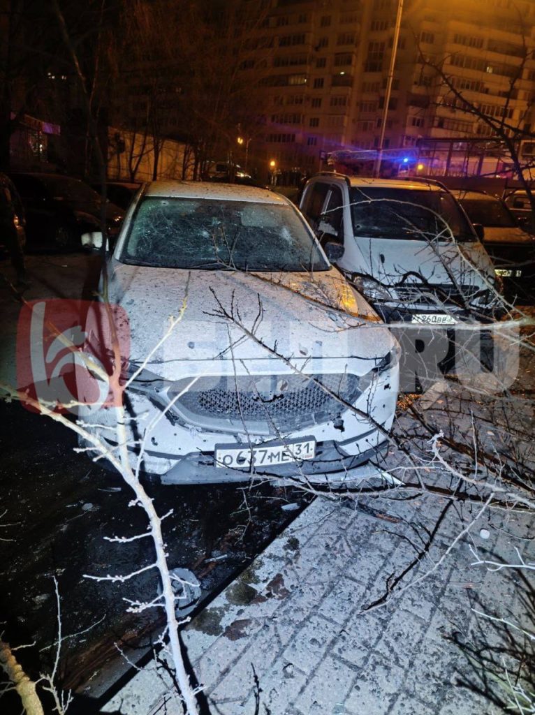 У Белгорода сбиты 15 снарядов, повреждены 17 домов, гимназия и 12 машин