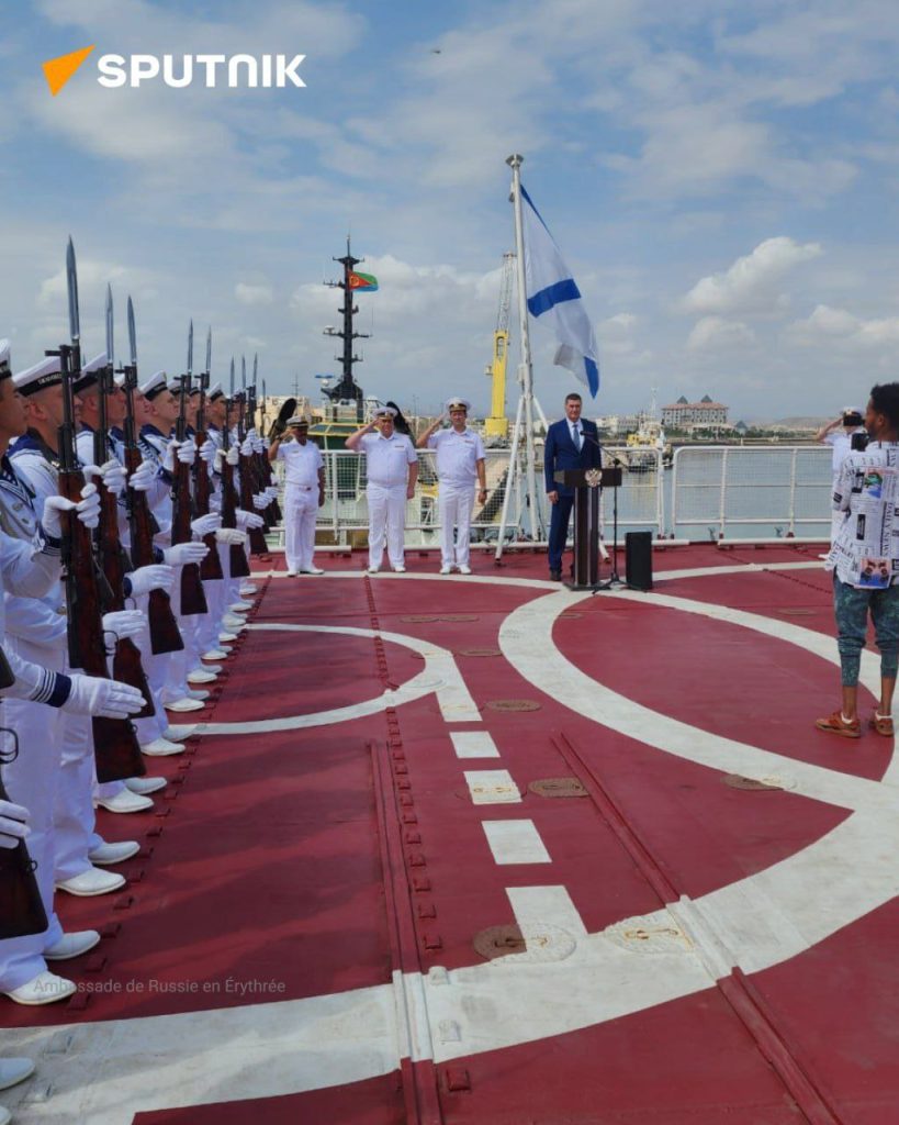 Российский фрегат "Маршал Шапошников" прибыл в эритрейский порт Массауа