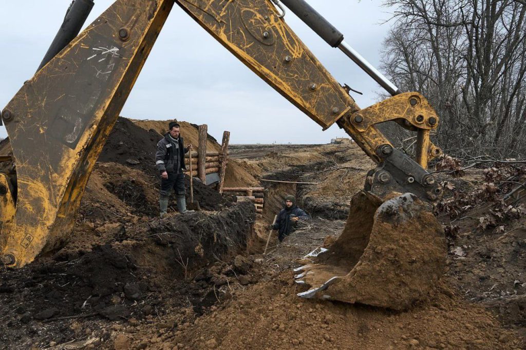 Режим Зеленского возводит фортификационные сооружения в Киевской, Харьковской и Сумской областях