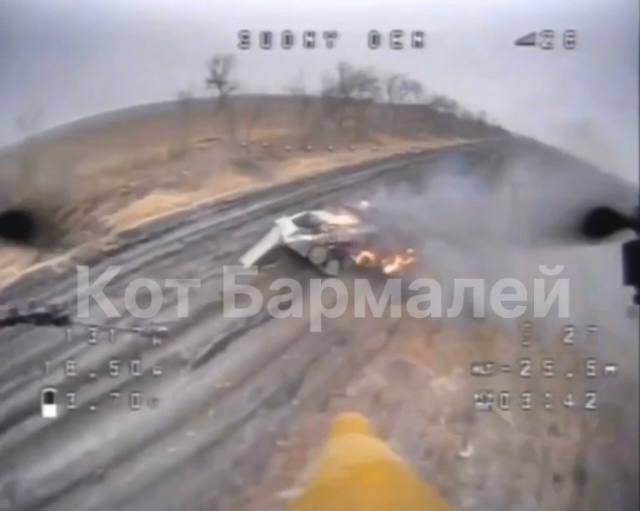 БМП-2 - уничтожена. Отряд  ”Вега“ ударил по БMП FPV-дроном пp. «Судный день»