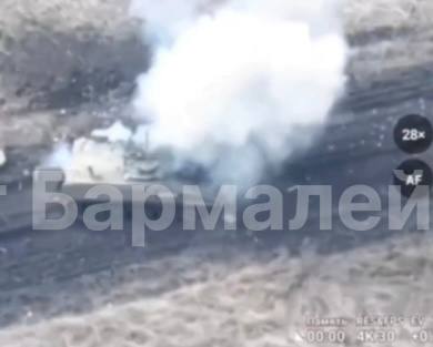 FV103 Spartan - поражен