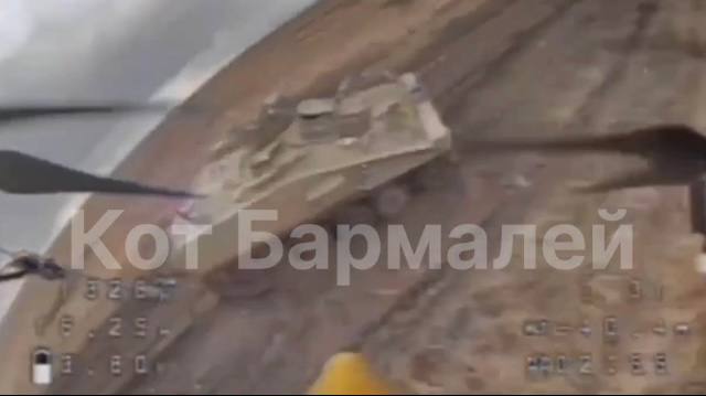 FV103 Spartan - поражен