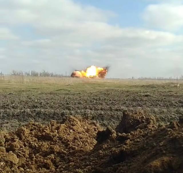 БМП-1 - повреждена и брошена