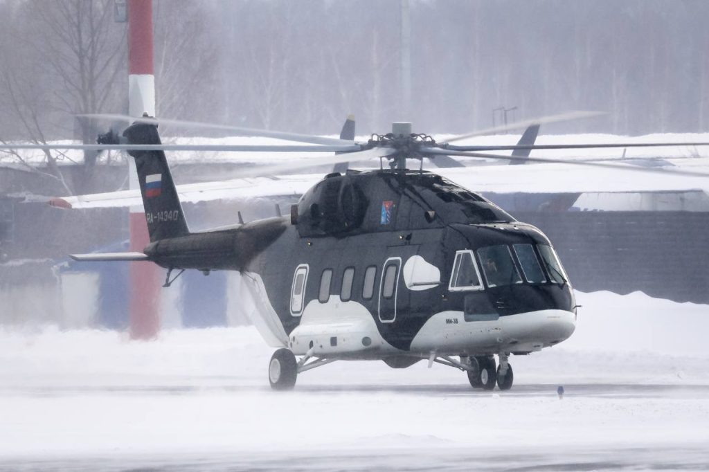 Сразу пара Ми-38 в Новосибирске