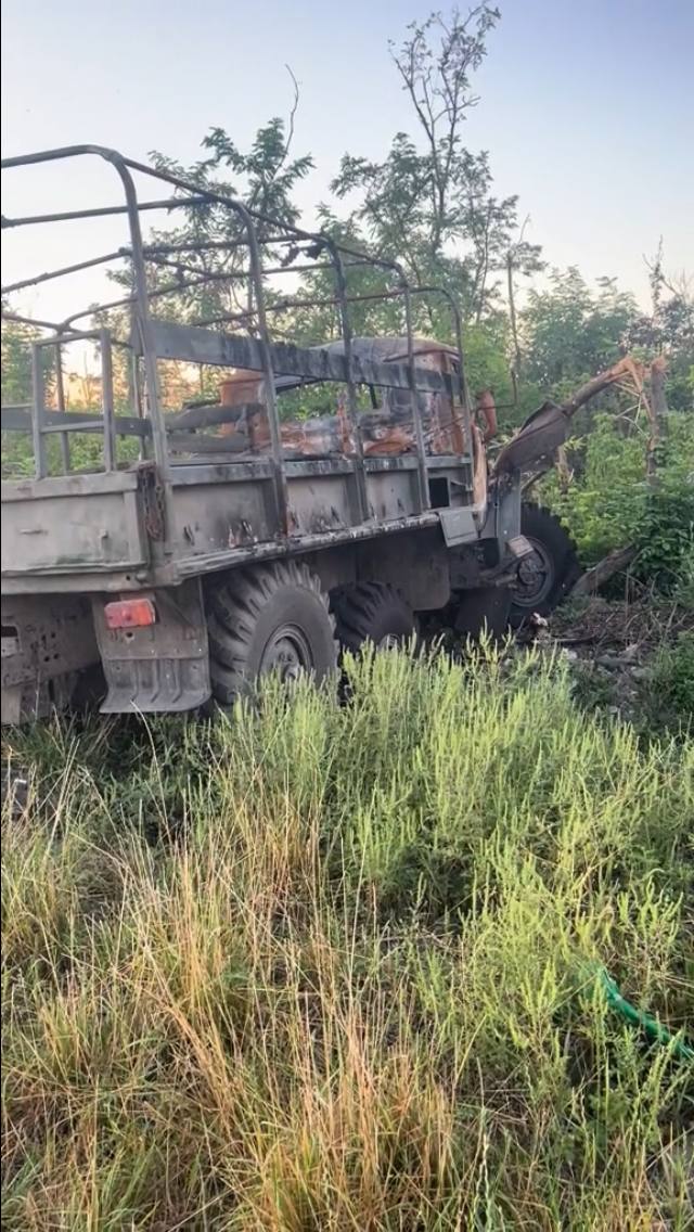 Урал-4320 - уничтожен. В Запорожской (Донецкой) области