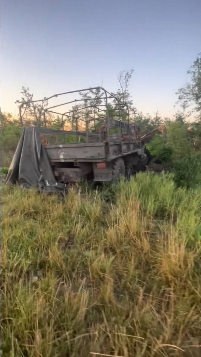 Урал-4320 - уничтожен. В Запорожской (Донецкой) области