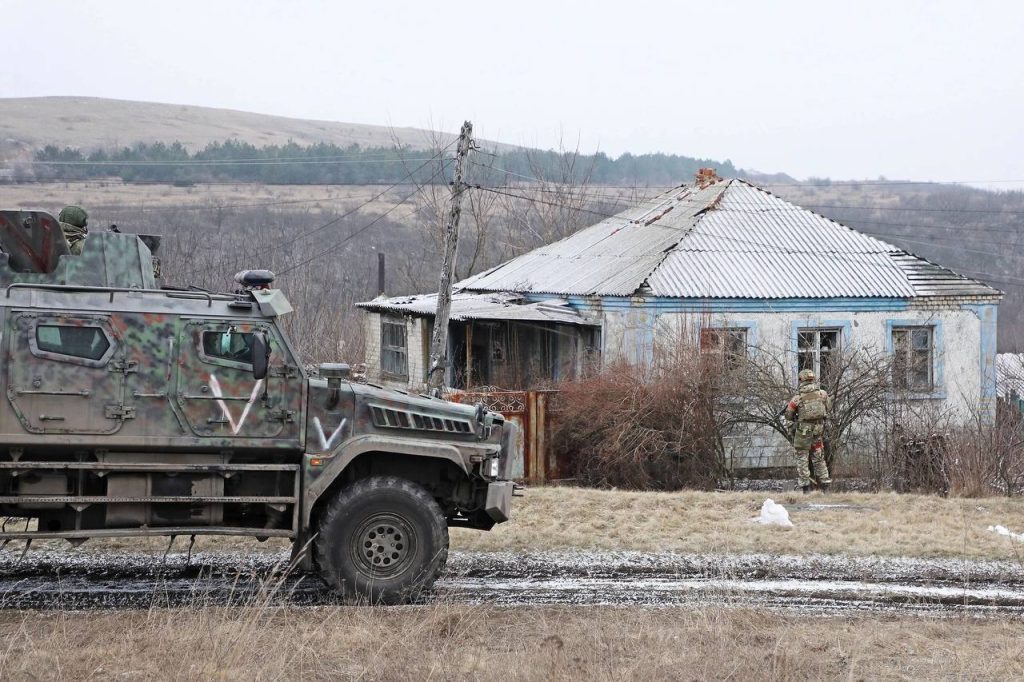 Спецназ Росгвардии проводит «адресные» мероприятия в одном из посёлков ЛНР