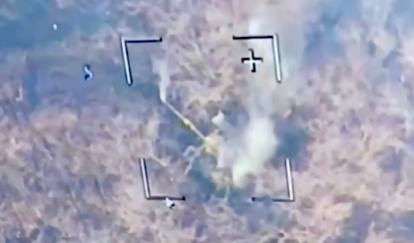 Т-64БВ - уничтожен. Возле трассы T0513 южнее н.п Резниковка  в Донецкой области