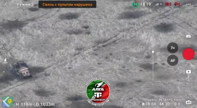 БТР-4Е - уничтожен. У трассы T0408 западнее с. Работино в Запорожской области