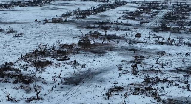 Т-64БВ - уничтожен. В н.п Петровское  Донецкой области