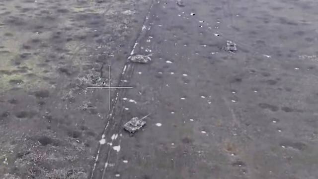 PT-91 Twardy Б/н №342 - поврежден и брошен