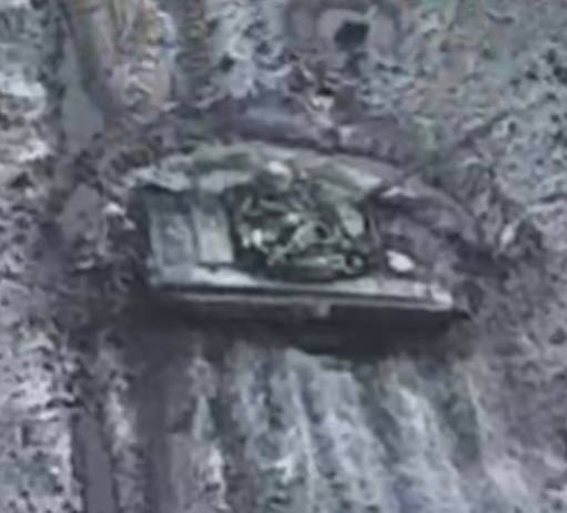 PT-91 Twardy - поврежден и брошен