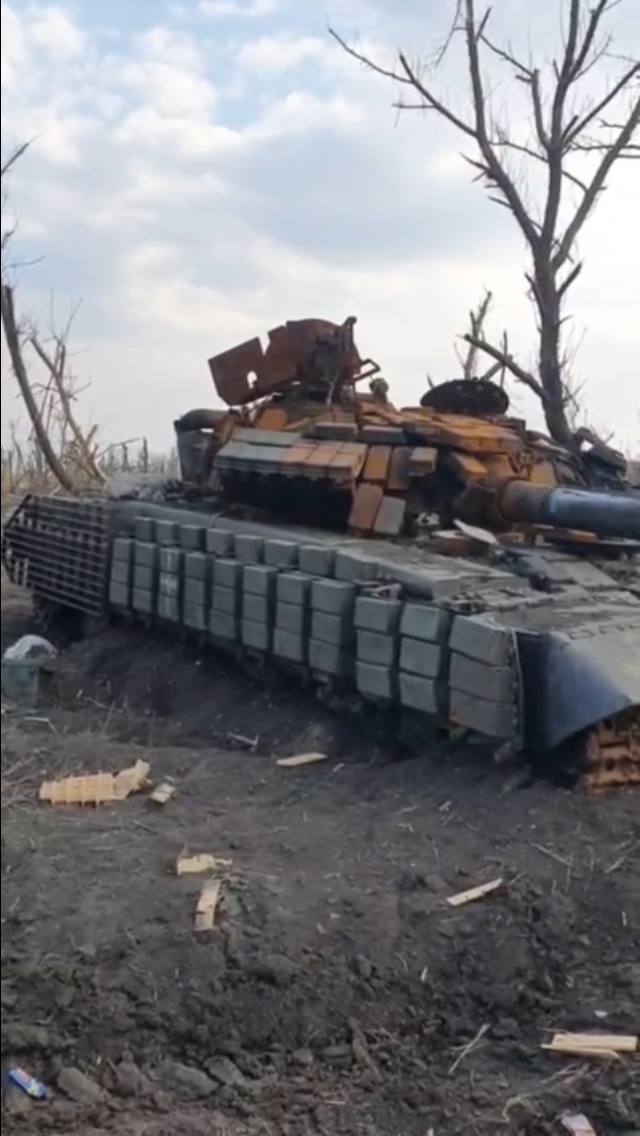 Т-64БВ - уничтожен. У пос. Северное в Донецкой области
