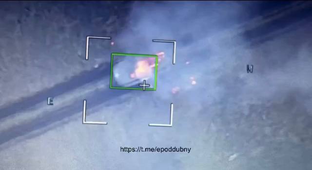БМП-1 - уничтожена. БMП с экранами  была поражена расчетом БпЛA Х-52 ВС РФ.