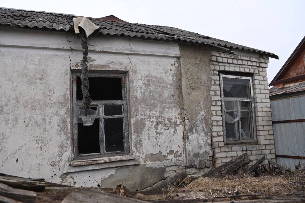 Два человека пострадали при обстреле ВСУ Белгородской области — над Белгородом и Белгородским районом сработала система ПВО, сообщил губернатор Гладков