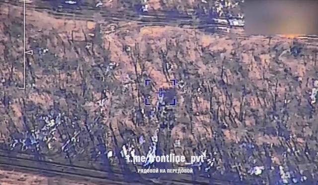 Т-64БВ - уничтожен. Возле с. Ступочки Донецкой области