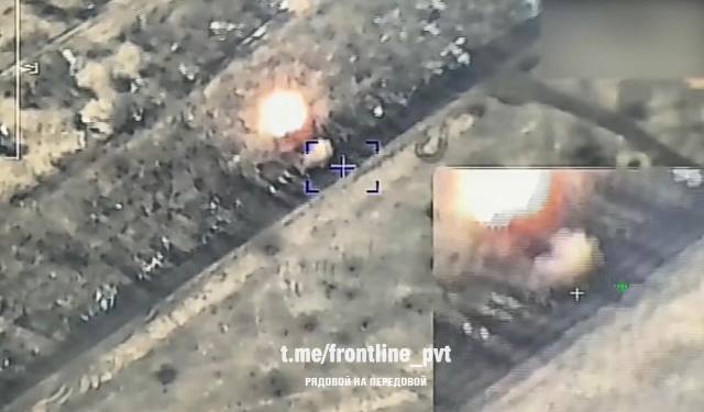 Т-64БВ - уничтожен. Возле с. Ступочки Донецкой области