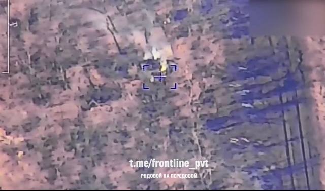 Т-64БВ - уничтожен. Возле с. Ступочки Донецкой области