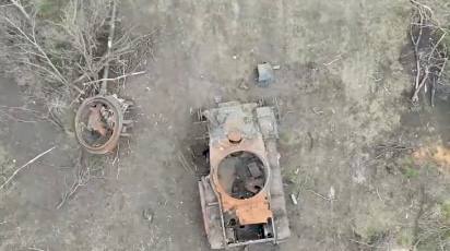 Т-64БВ - уничтожен. В Херсонской области
