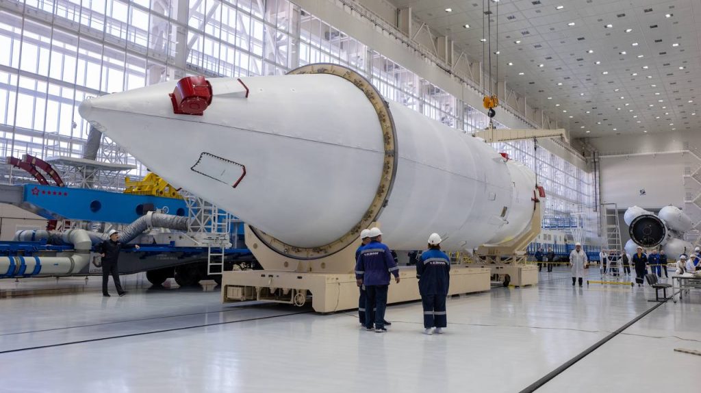 На космодроме Восточный проведена окончательная сборка ракеты-носителя "Ангара-А5"