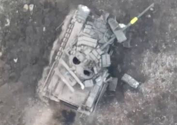 Т-64БВ - поврежден и брошен. У н.п Поповка Белгородской области