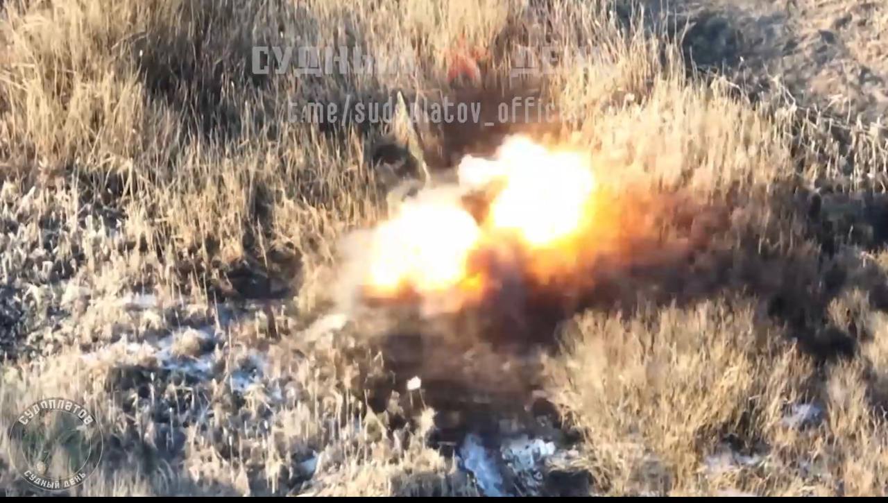 Уничтожение техники врага высокоточными дронами-камикадзе «ВТ-40»