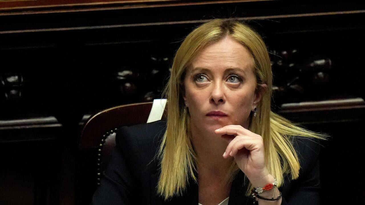 Премьер Италии Мелони лично сказала Макрону о своем несогласии с его словами о возможной отправке войск на Украину