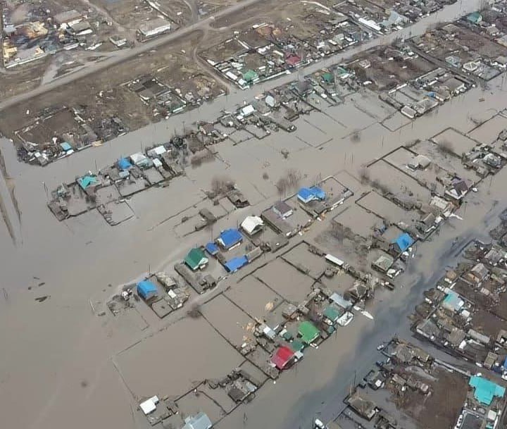 Режим ЧС ввели в Алтайском крае, паводки уже размыли одну из региональных трасс
